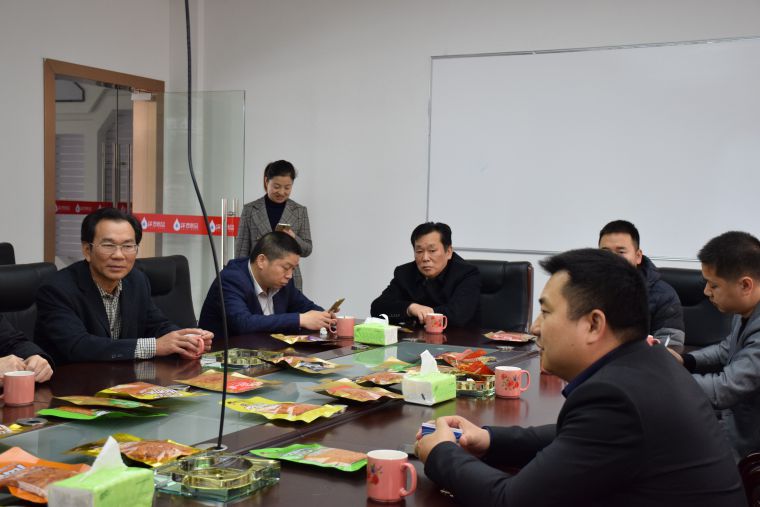 岳品送港專項(xiàng)工作組蒞臨澤恩食品參觀指導(dǎo)  